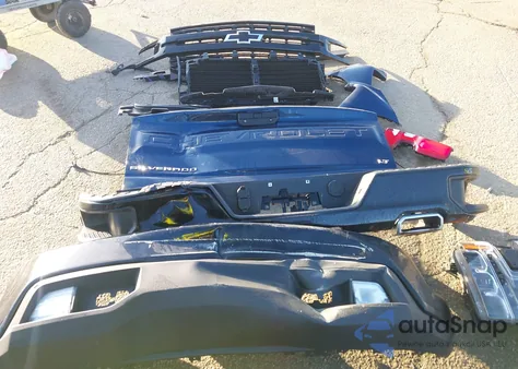 2020 Chevrolet Silverado 1500 4Wd Short Bed Lt Trail Boss z USA, uszkodzony, nr VIN 3GCPYFED6LG360394